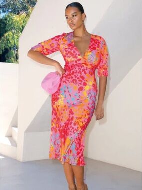 Never Fully Dressed Vibrant Cheetah Leopard Summer Resort Vacation V Neck Dress